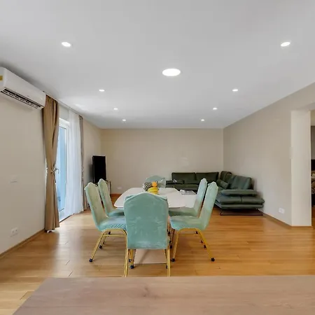 Cozy , Sport Center